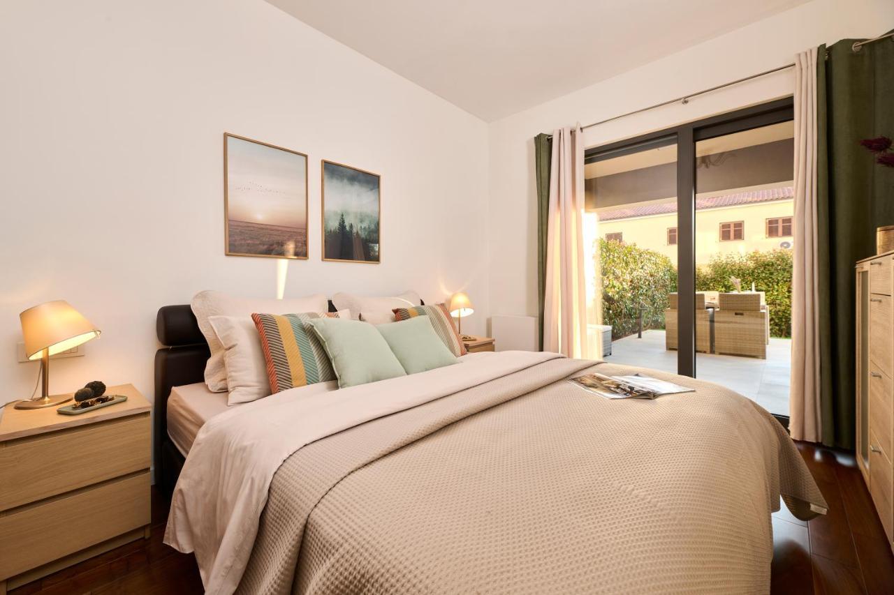 פורץ Brand New 1 Bedroom Apartment With Backyard Near The Beach! מראה חיצוני תמונה